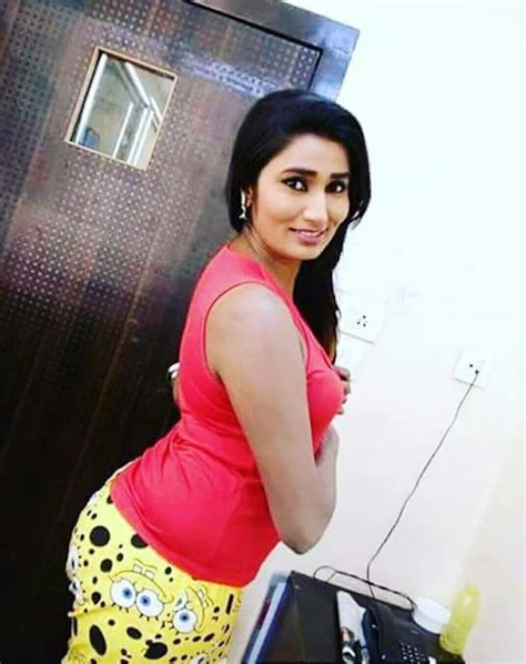 bhabhi nude pics|Desi Nude Bhabhi